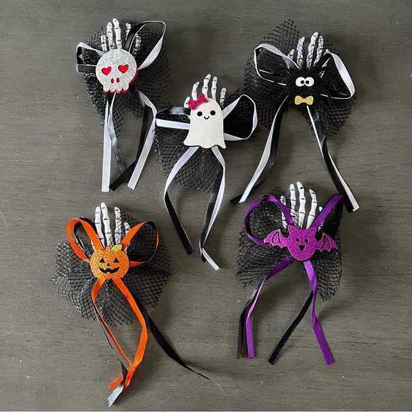 ☠️ Silver Heart Eye Day of Dead Glitter Skeleton Hand Barrette Alligator Clip - Picture 4 of 4